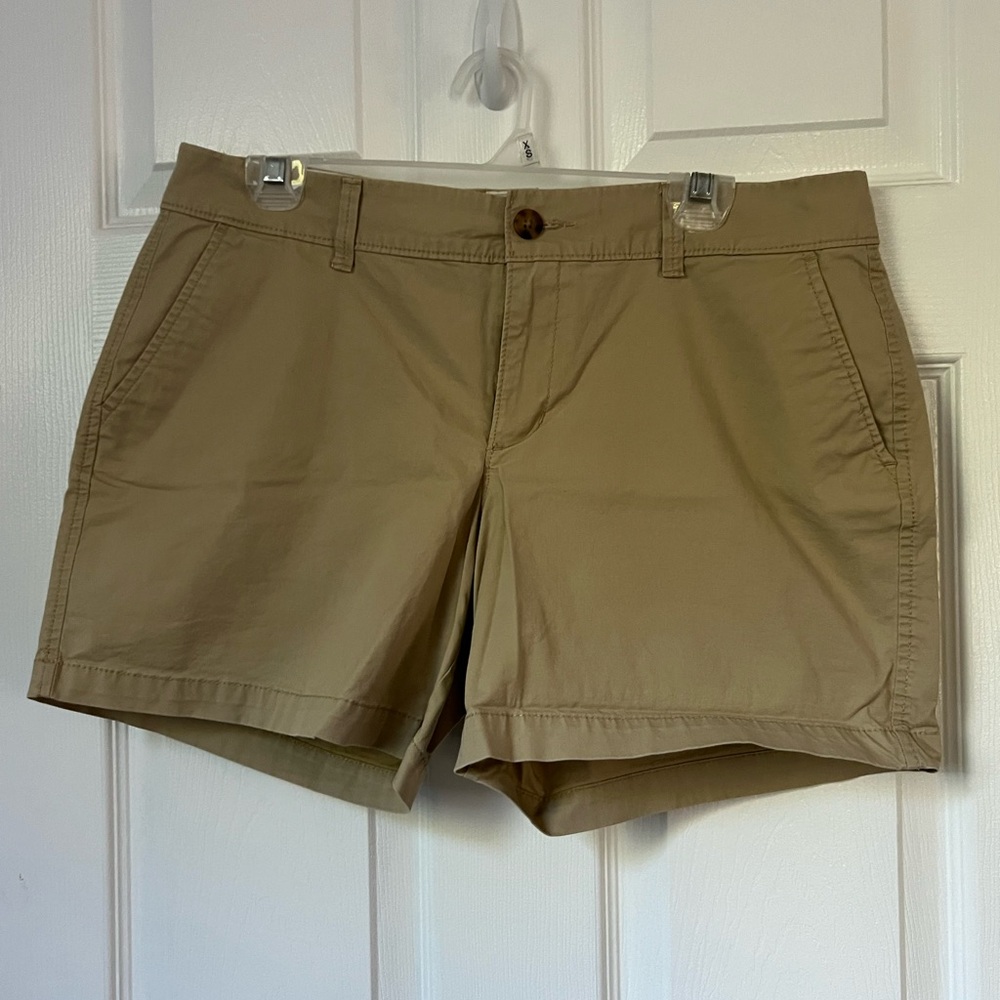 Old Navy khaki shorts size 10